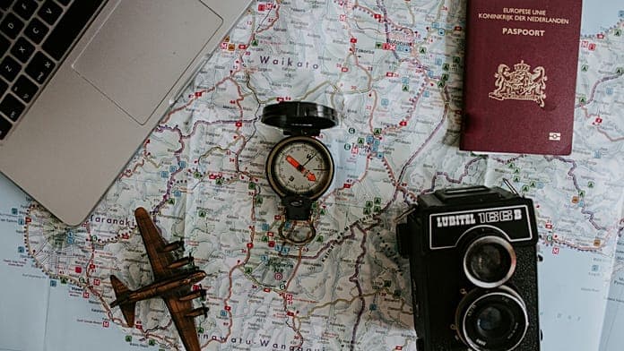 Les voyageurs privilégient l’immersion culturelle à l’aventure et au luxe, selon un rapport