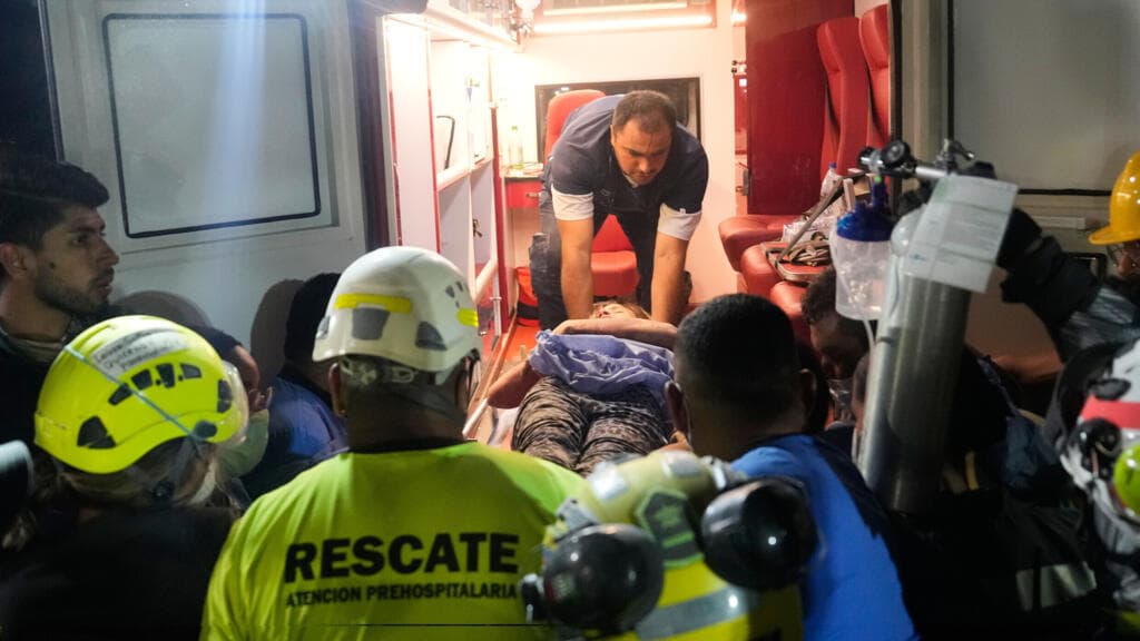 En Colombie, la fenêtre de tir pour retrouver des survivants du séisme se referme