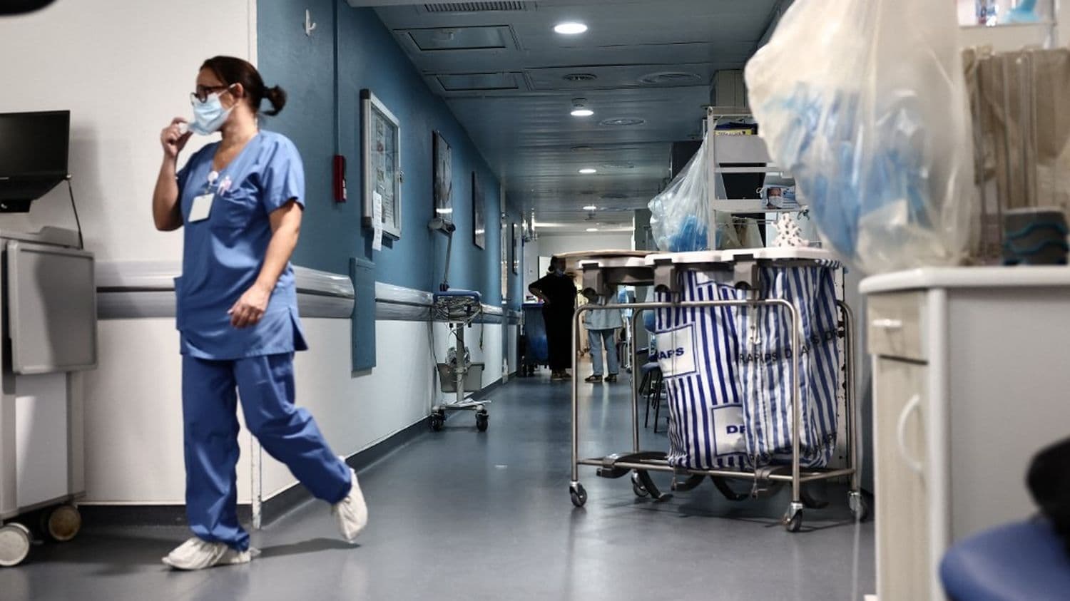 "Il va falloir prendre des décisions fortes" : des syndicats s'interrogent sur la mise en place de la vaccination obligatoire des soignants contre la grippe